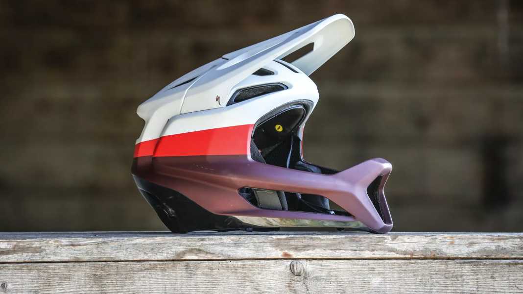 Full-face helmet for E-MTB riders: Specialised Gambit in the EMTB short test