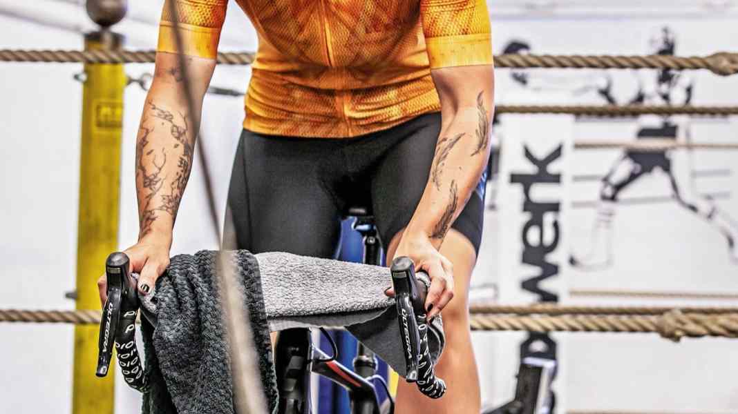 Mit Rouvy, Zwift und Co: Indoor-Trainingsplan: Fit in 4 Wochen!