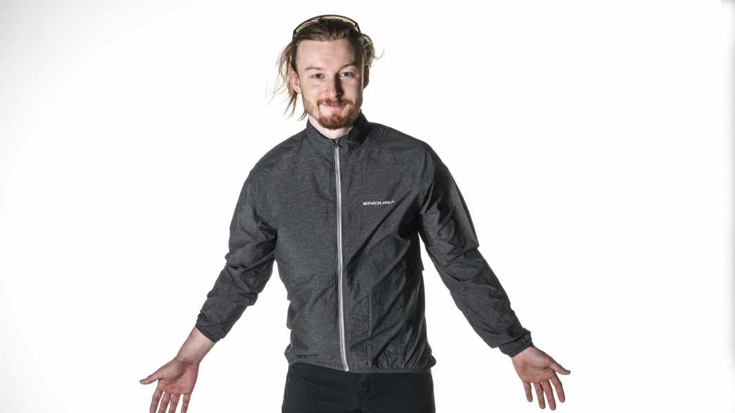 MTB wind jacket test: Endura Pakajak - lightweight classic from Scotland