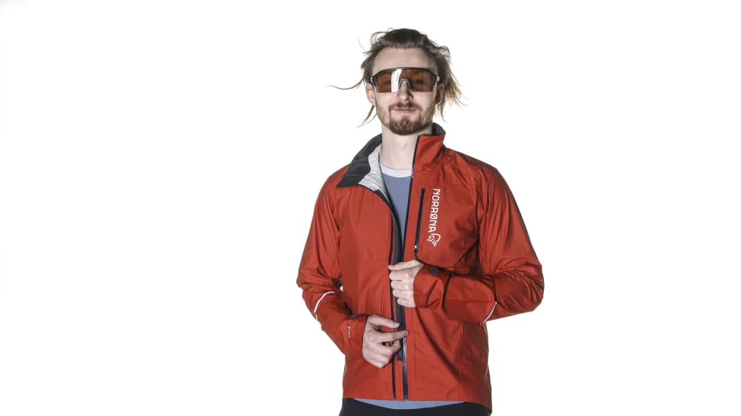 MTB wind jacket test: Norrona Fjora Dri1 - lightweight 2.5-layer weather protection for trail bikers