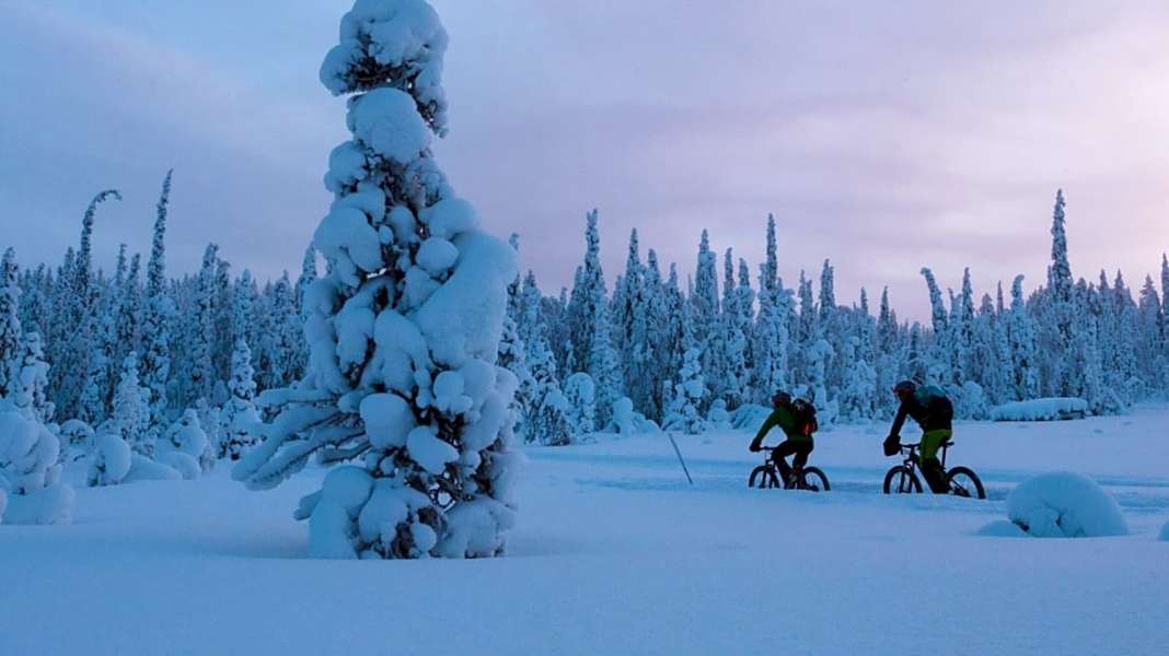 Biking in winter: Low-budget tips - how to keep your hands, feet & head warm!