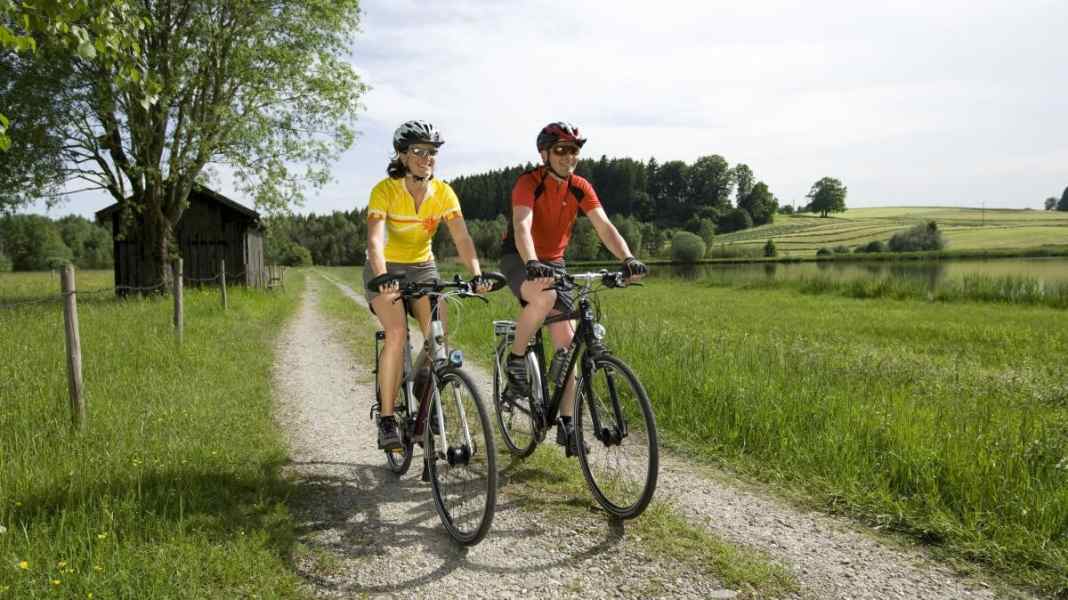 The best touring bikes between 800 and 2000 euros