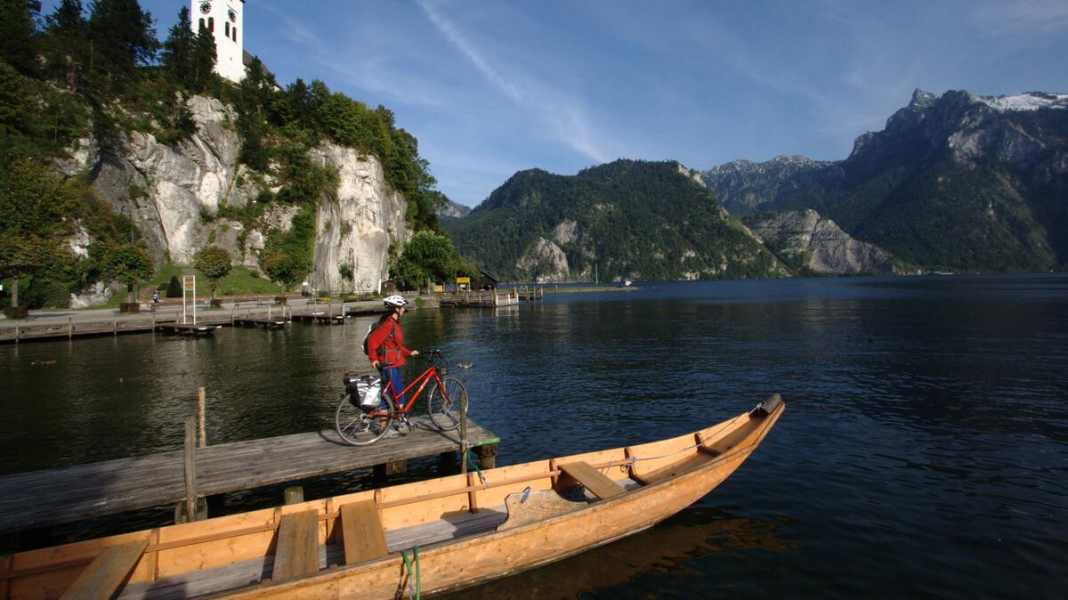 Auf dem Salzkammergut Radweg flach durchs Gebirge