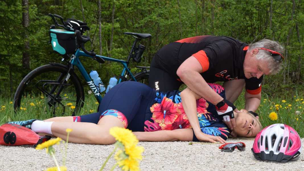 First aid when cycling: Courageous action saves lives