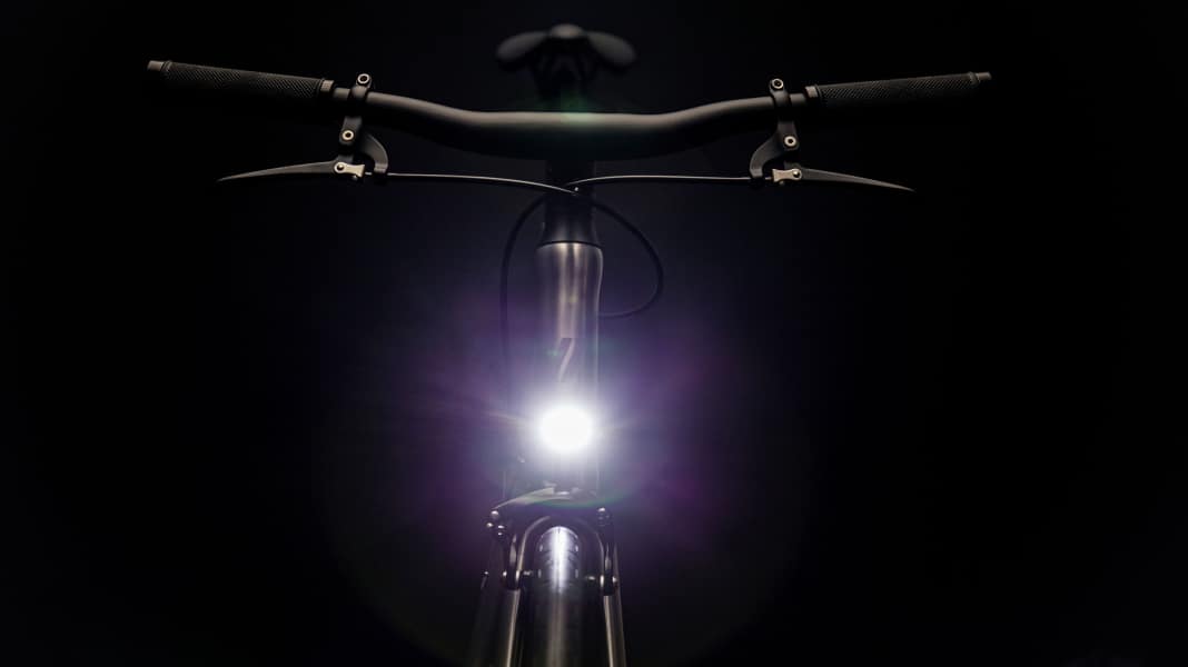 Bicycle lights: front & rear lights in the test