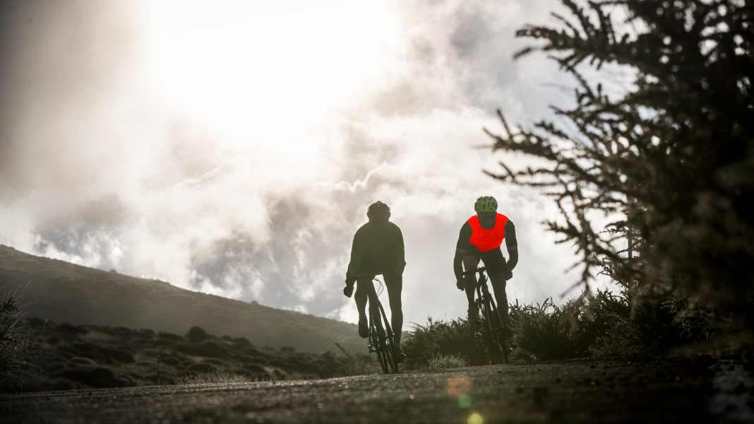 Test 2017 : Gilets coupe-vent pour cyclistes de course avec matériau réfléchissant - Facteur de protection lumineux : 22 Gilets coupe-vent pour hommes et femmes