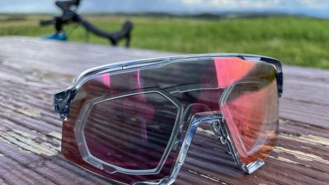 100% cycling goggles: Optics clip for sharp vision in the test