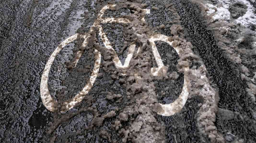Study on bicycle accidents: Danger lurks especially in winter