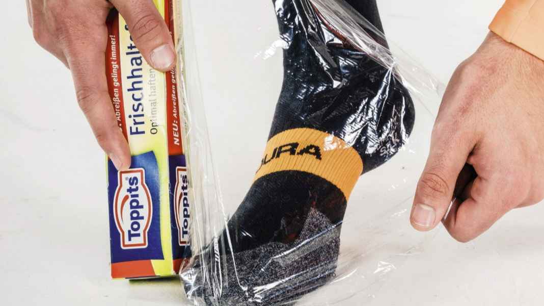 3 tips for cycling in winter: Cling film, baby cream and high-visibility waistcoat