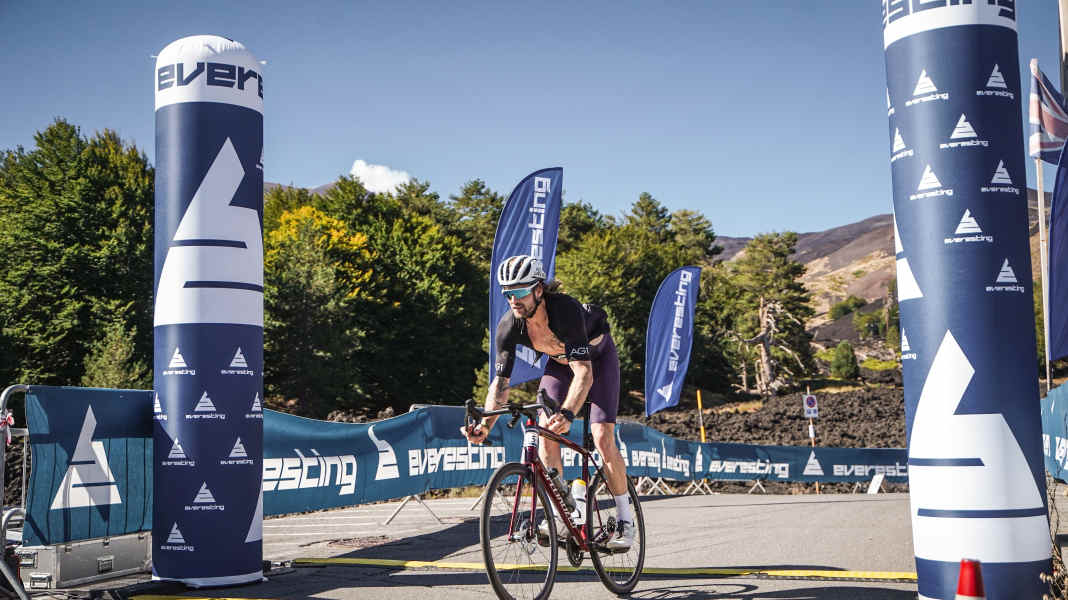 Everesting record attempt: 79,000 metres of altitude in seven days