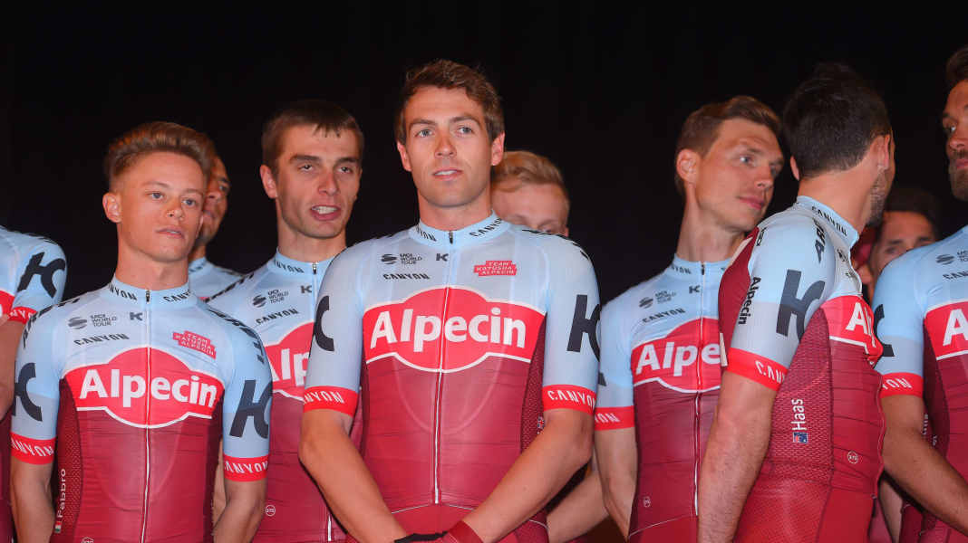 World Tour jerseys 2018 - The professional jerseys for the new season
