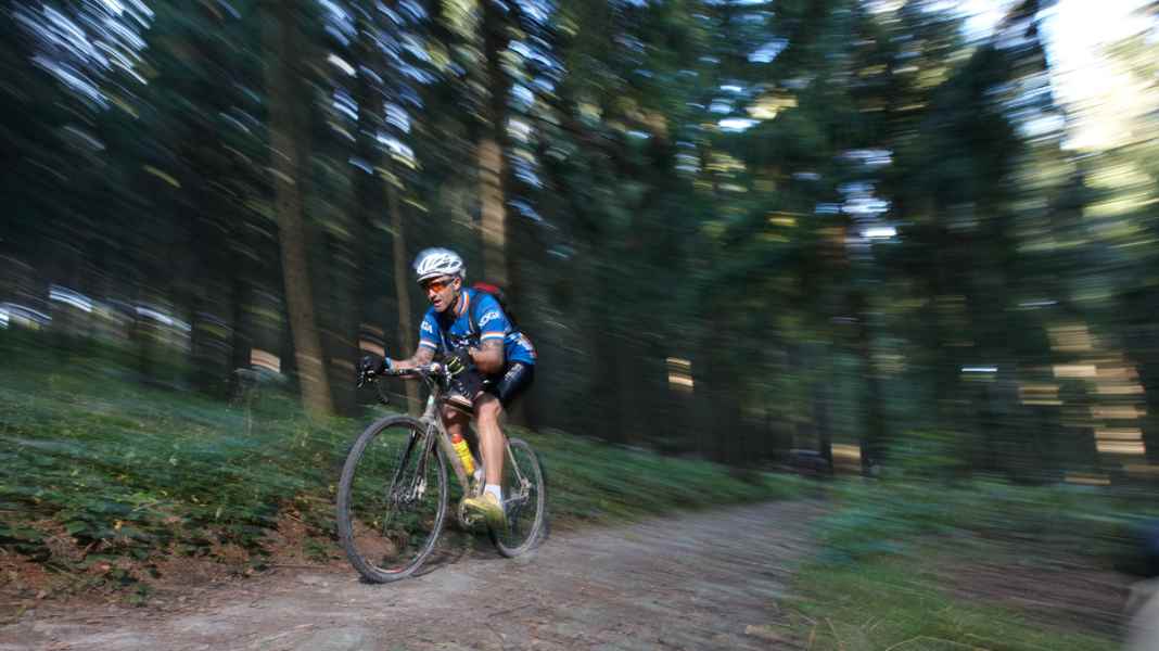 Chute à vélo de cross : douleurs après une blessure au visage