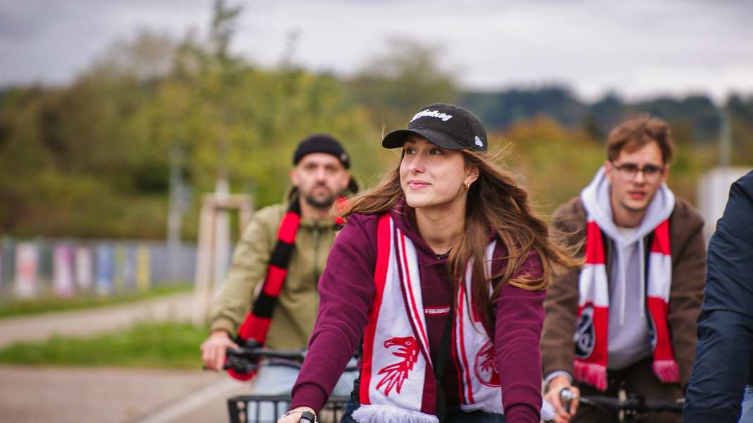 Fahrrad-Offensive in Freiburg: JobRad und SC peilen 90.000 Fan-Fahrten an
