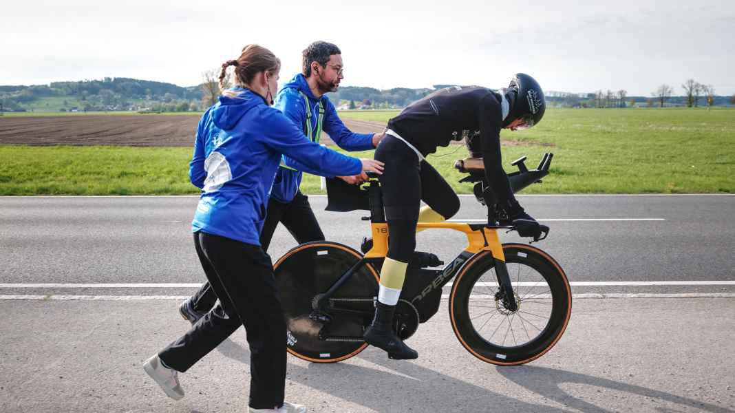 New ultracycling world record: German rides 3860 kilometres and 20,898 metres in seven days