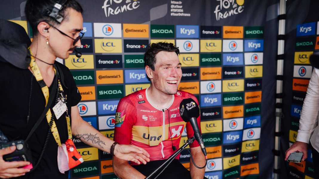 Record-breaking pace to Nevers: Wærenskjold wins, Pogacar chases Merckx