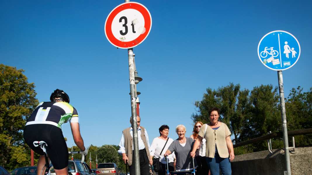 Pistes cyclables : obligation d'utilisation