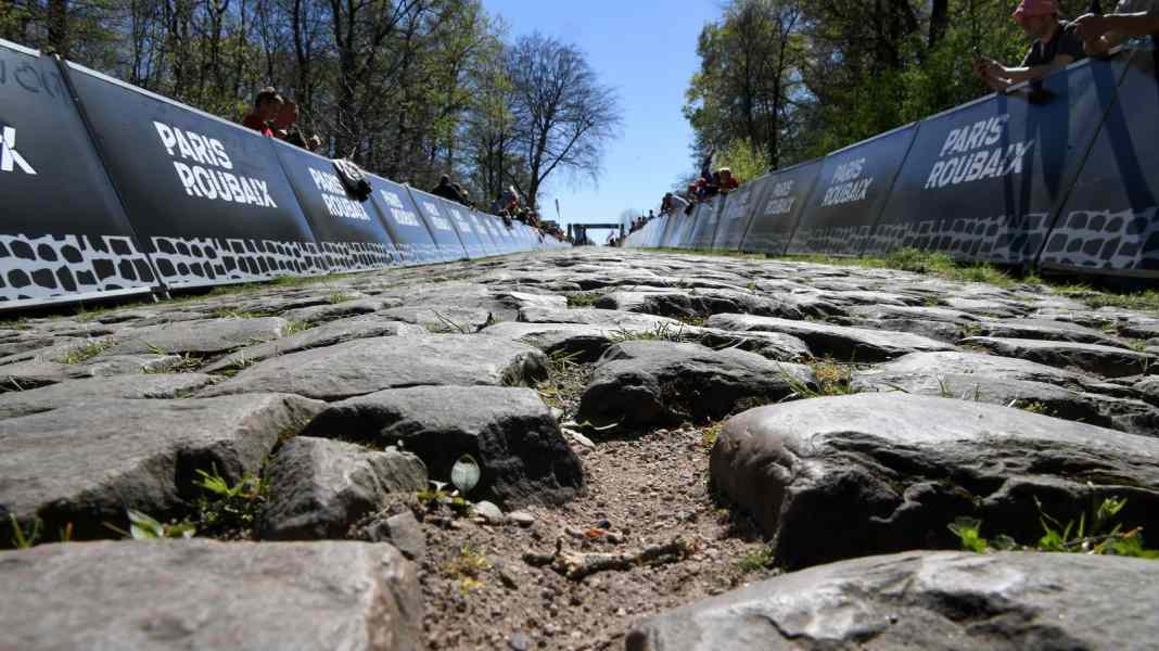 Les voleurs de pavés frappent : Paris-Roubaix encore plus dangereux