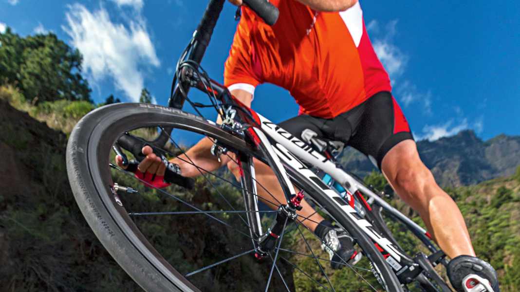Test und Beratung: Schlauchlose Reifen und Tubeless-Laufräder - Was können Tubeless-Reifen am Rennrad wirklich?