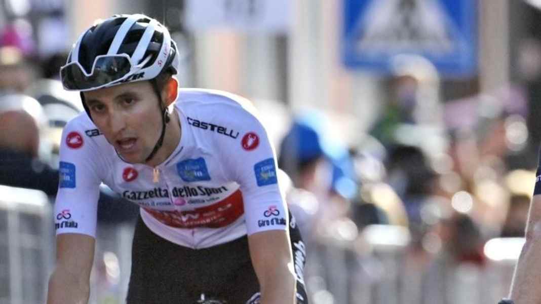 Bora-hansgrohe signs former Giro runner-up Hindley
