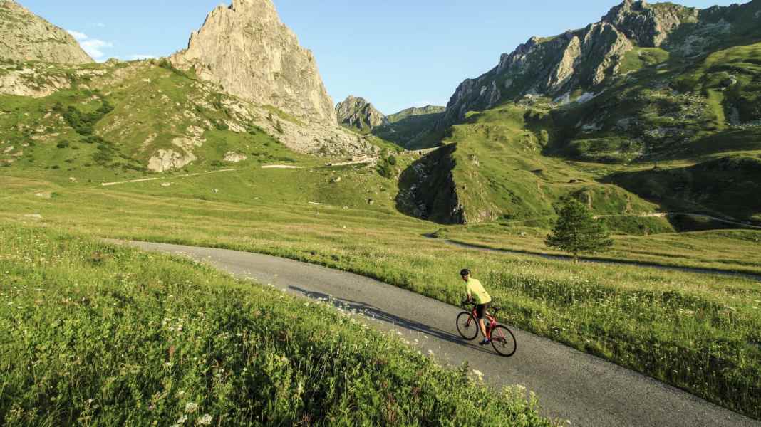 Italy North: Four road bike tours in Piedmont - Lonely mountain roads in Piedmont