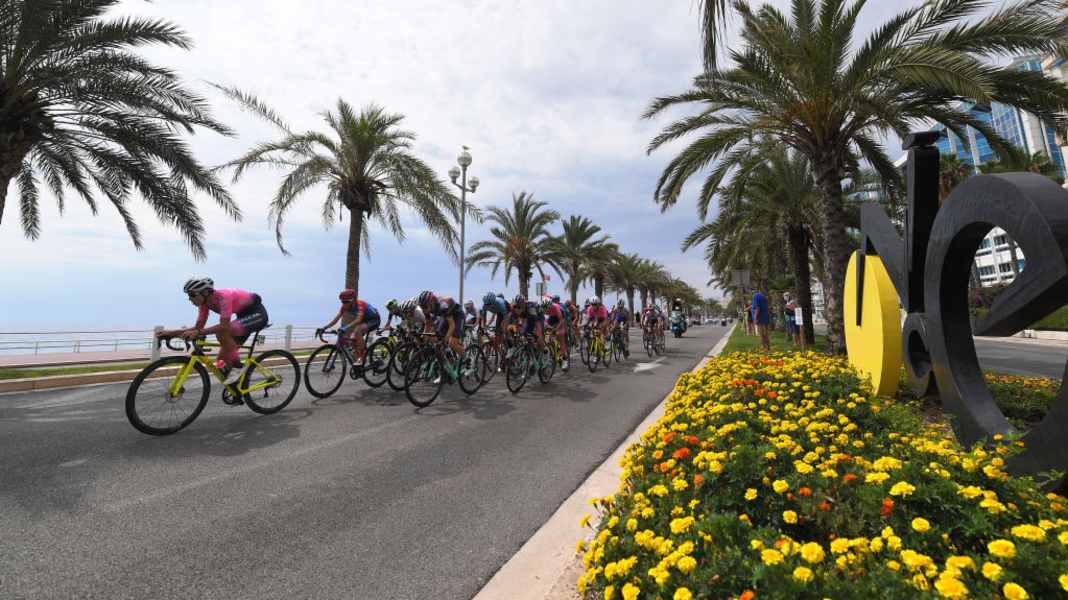 Tour de France unveils plans for women's race in 2022
