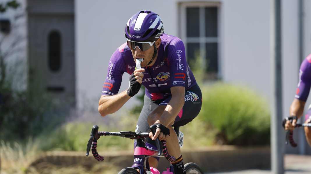 Plan d'alimentation pour les cyclistes de course : bien manger et boire sur le vélo de course