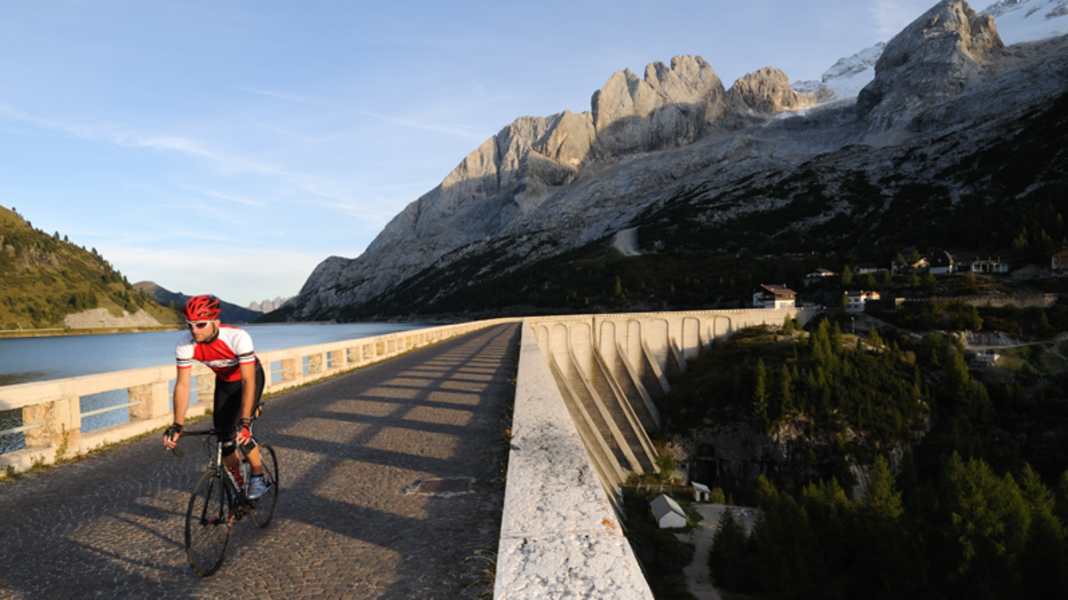Climbs in the Dolomites: Passo di Fedaia - Passo di Fedaia: A peculiar pass