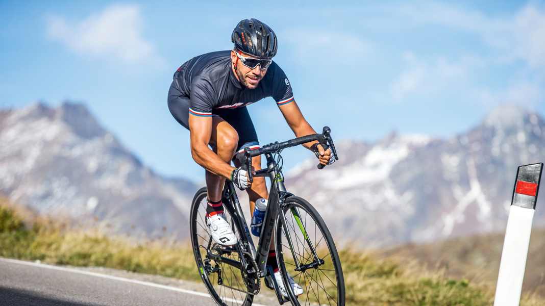 Test 2016: Road bikes around 2000 euros - Modern classics: 2000 euro road bikes on test