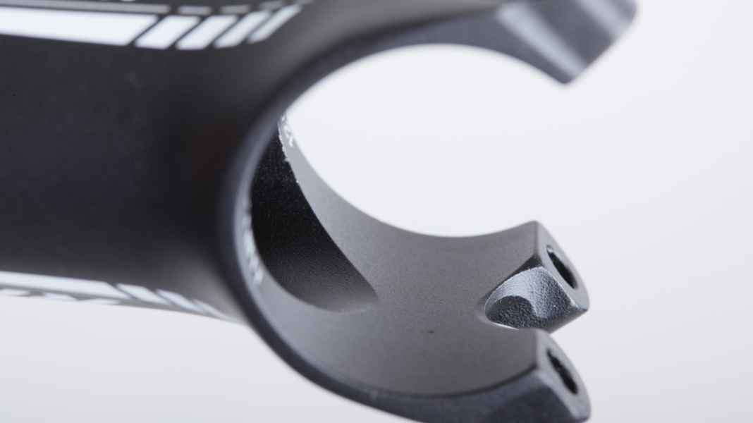 Tip: Gentle clamping on carbon parts