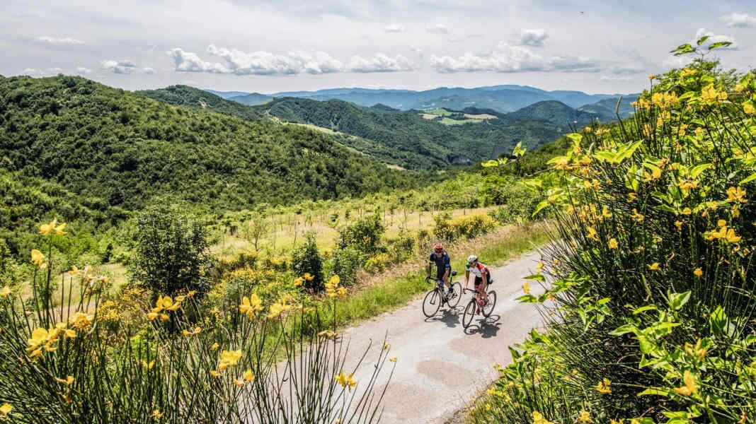 Voyage à vélo en Italie : quatre tours à vélo de course en Emilie-Romagne - Sur les traces de Pantani dans l'arrière-pays de la mer Adriatique