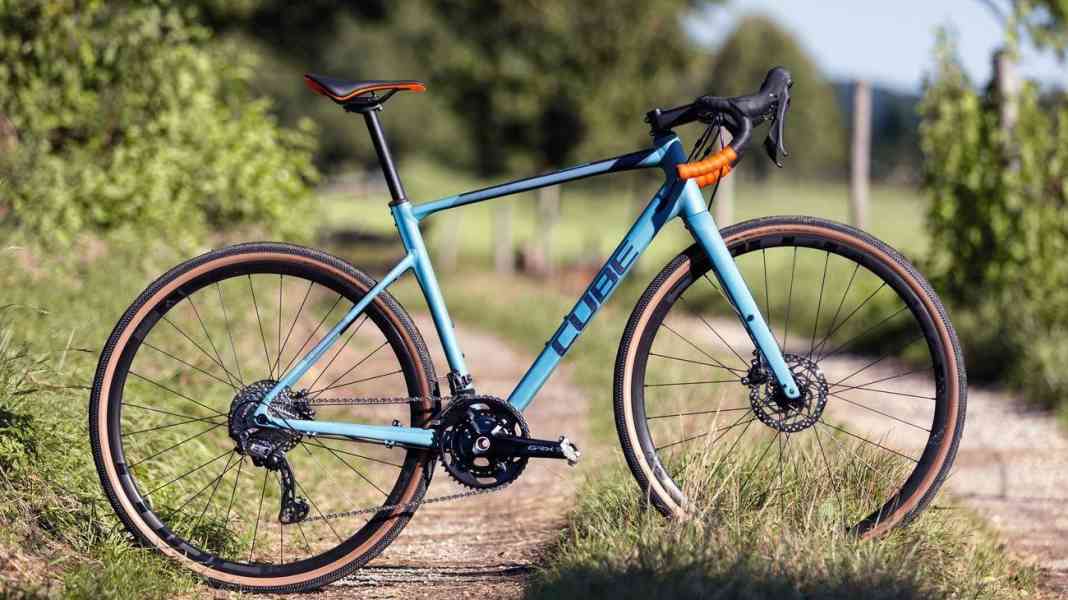 Test comparatif des Gravelbikes Cube : Alu ou carbone ? - Test : Cube Nuroad C:62 SL contre Nuroad Race