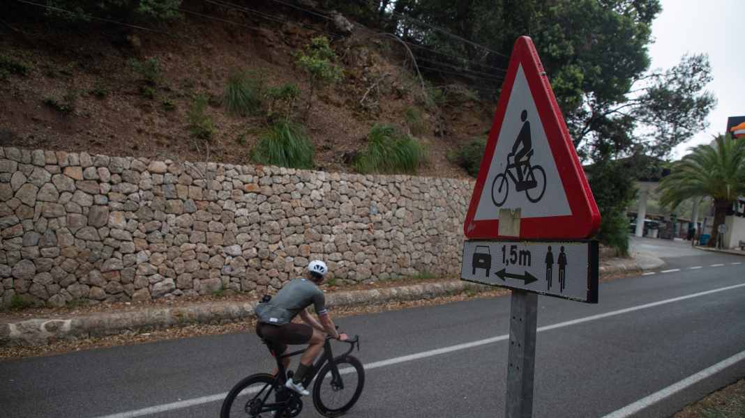 Compulsory helmet use in Spain: Watch out for fines! This now applies to cyclists