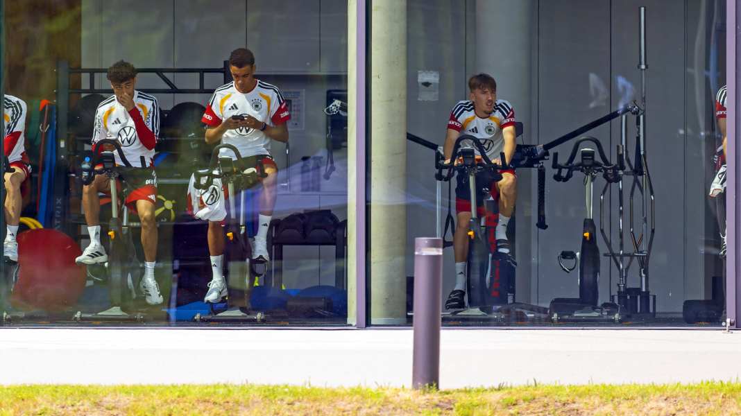 Football World Cup: What the World Cup footballers can learn from cyclists