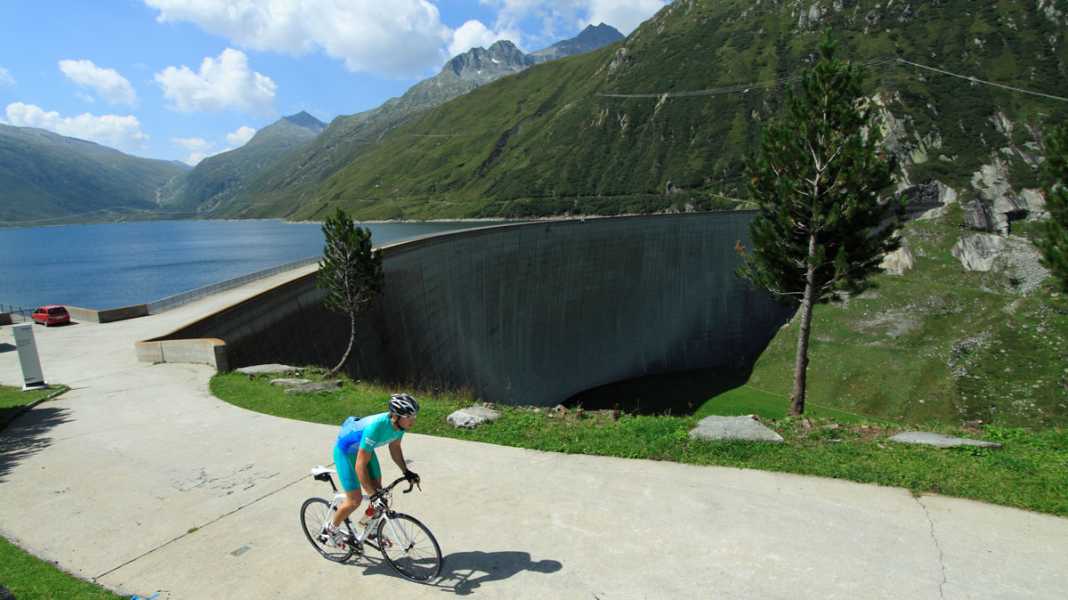 Climbs of the Alps: Lukmanier Pass - Lukmanier Pass (Switzerland): One of the most beautiful routes in Switzerland
