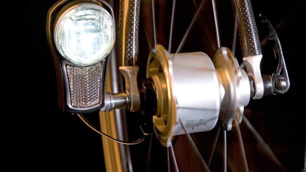 Instructions de montage pour l'éclairage d'un vélo de course