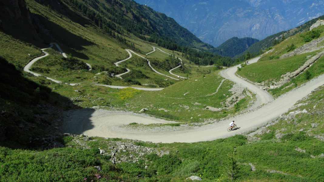 Climbs of the Alps: Colle delle Finestre - Colle delle Finestre: Dramatic Giro scenery