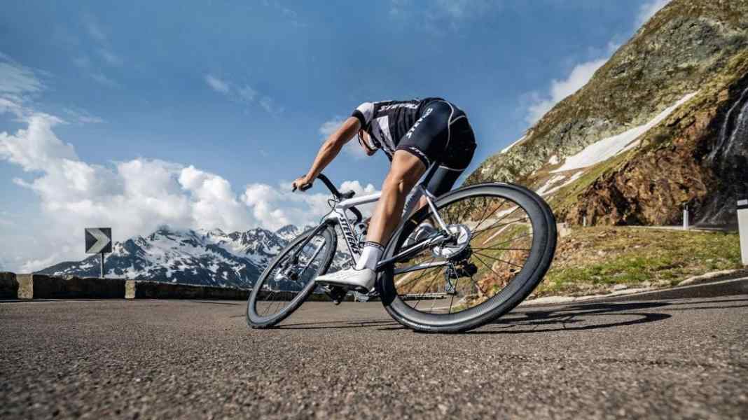 Test 2021: Carbon-Laufräder für Scheibenbremsen bis 1.200 Euro - Billig ballern: Carbonlaufräder um 1.000 Euro im TOUR-Test