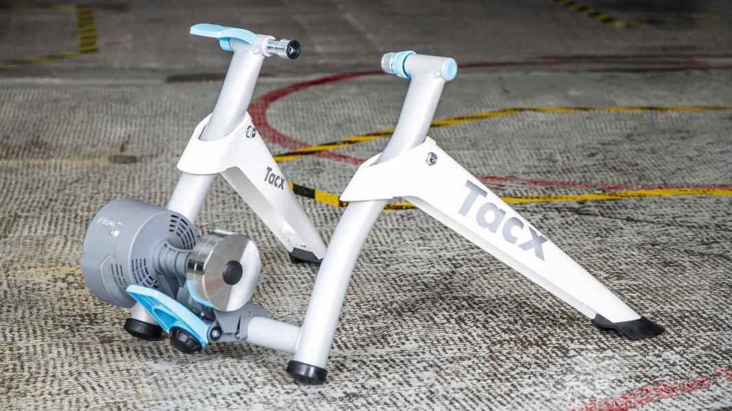 Tacx Flow Smart Rolltrainer : Un appareil intelligent pour débutants testé par TOUR