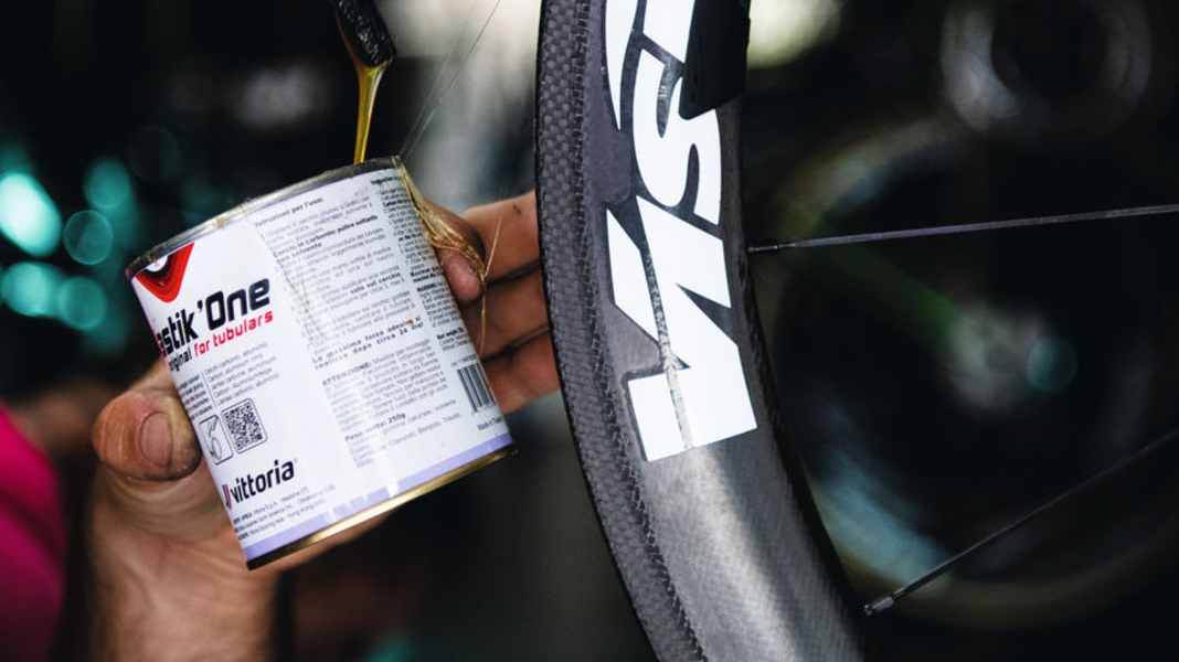 Glued out! Farewell to the tubular tyre