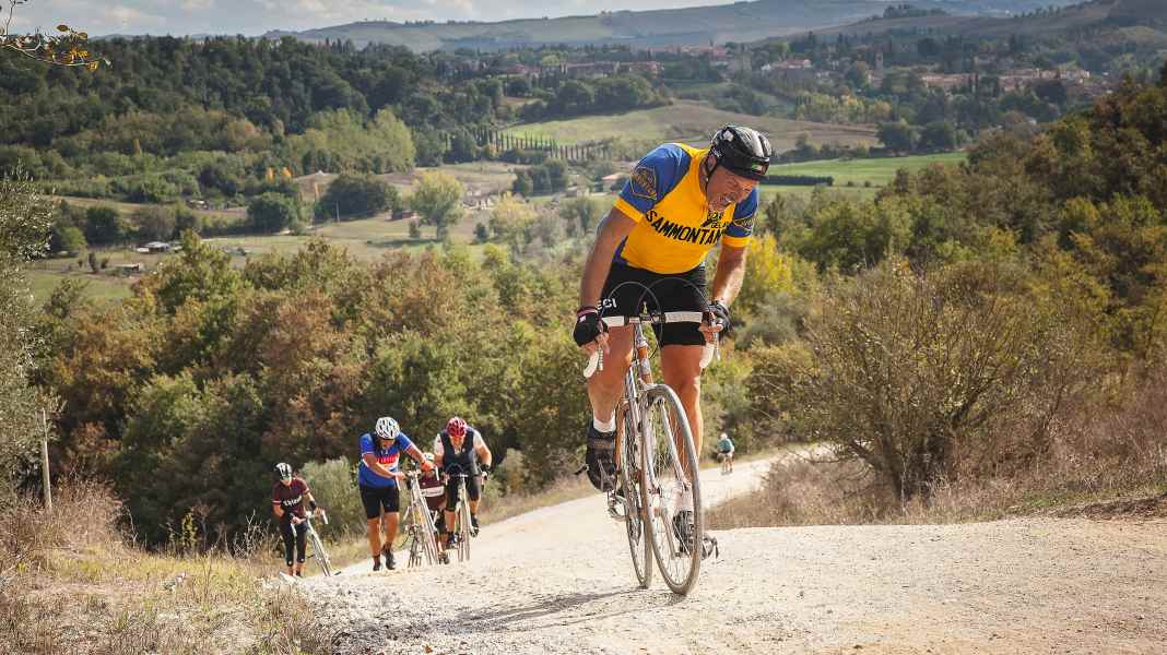 Retro on a racing bike: TOUR on the trail of passion for the past