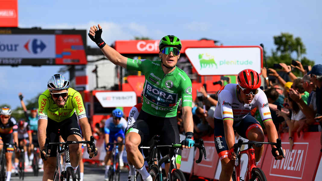 Double pack! Bennett takes his second victory on stage 3 of the Vuelta
