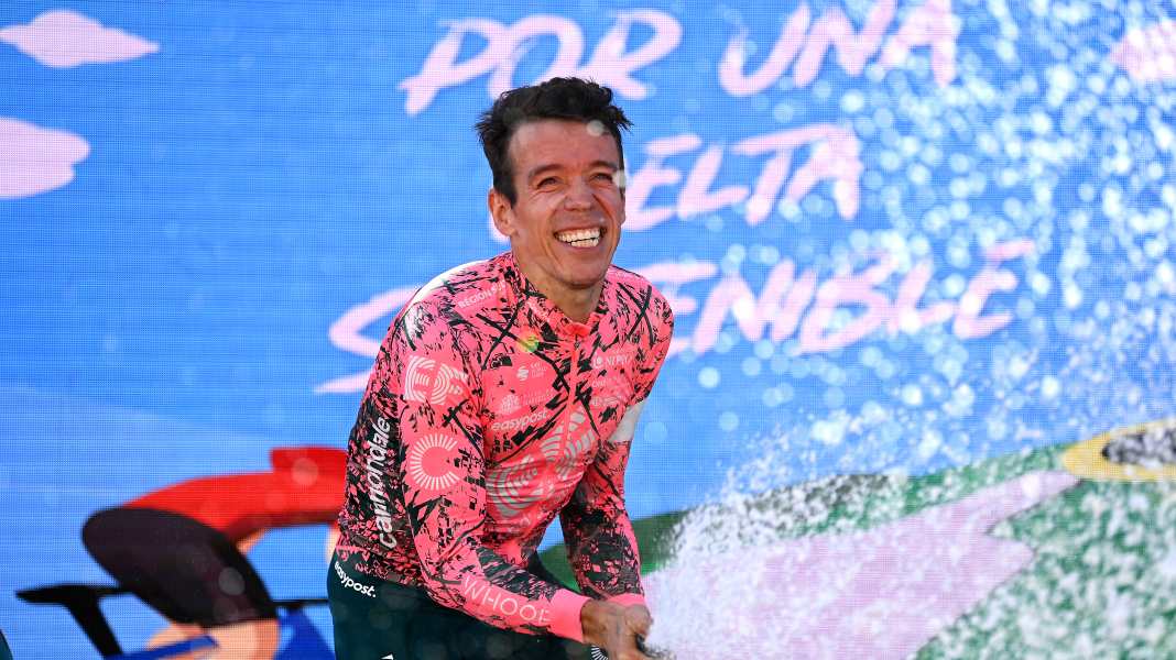Vuelta: Uran celebrates special victory on 17th stage - Evenepoel defends red