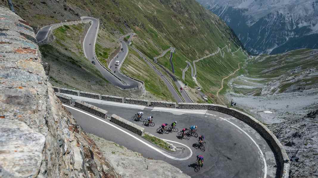 Une fois par-dessus les Alpes : TOUR accompagne cinq équipes lors de leur première TOUR-Transalp