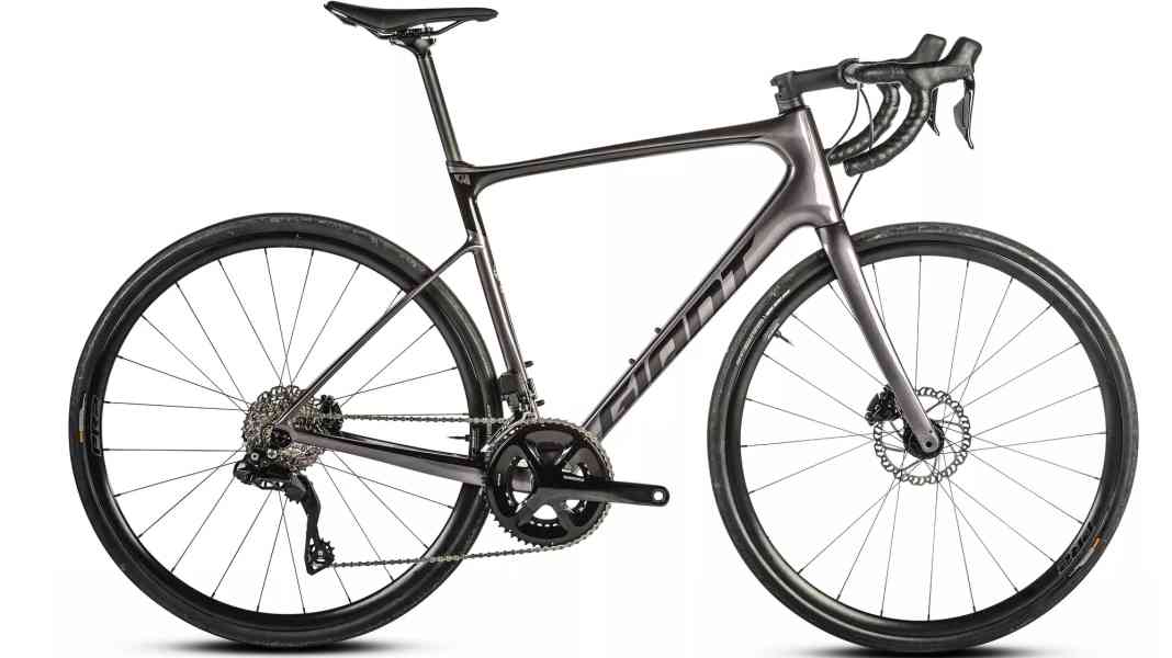 Vélo de course d'endurance en test : Giant Defy Advanced 1