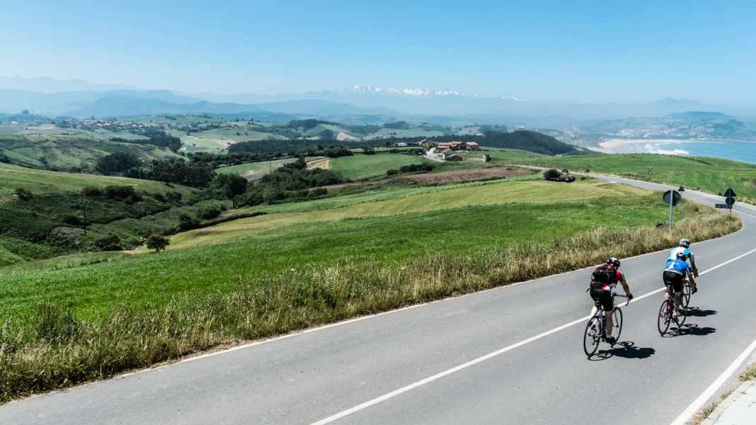 Stage tour by road bike through northern Spain - 7 days by road bike along the coast of northern Spain