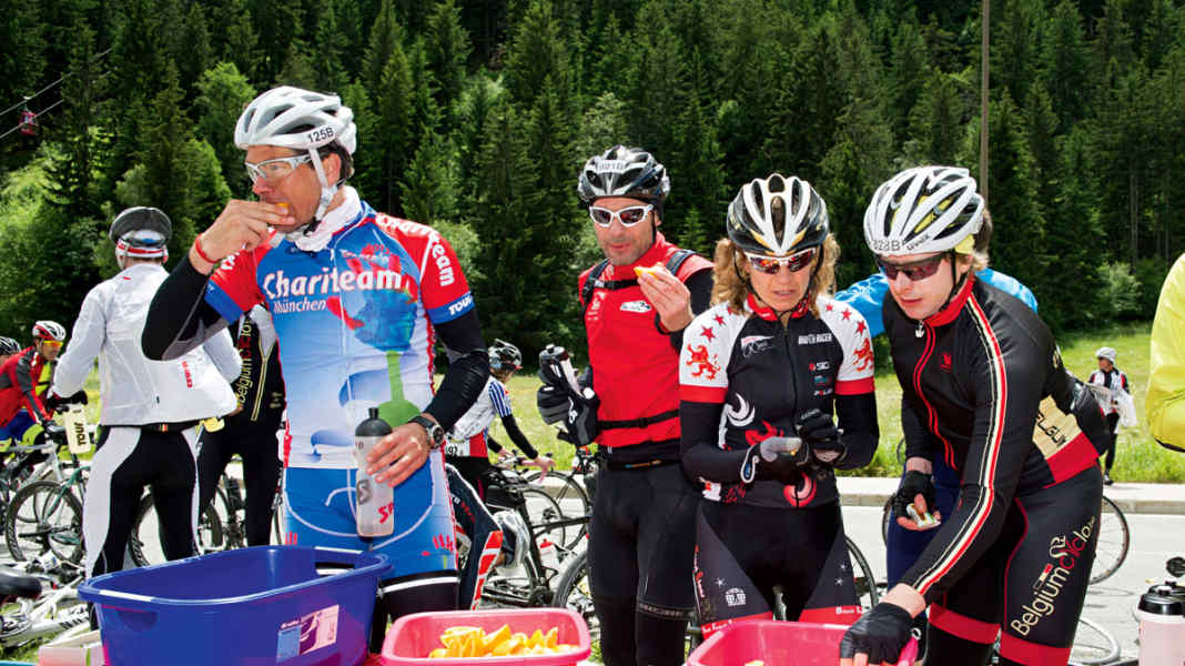 Nutrition guide for cyclists: Professional nutrition - competition nutrition in the pro check