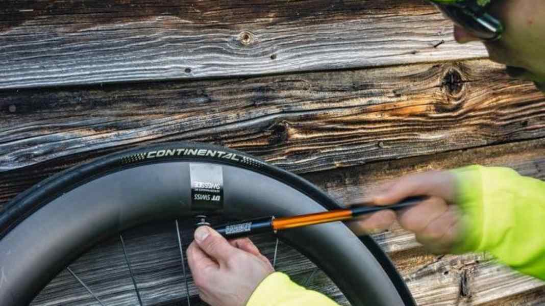 Test 2020: Kleine Pumpen für unterwegs im Test - Druck-Macher: Minipumpen, Hybridpumpen und CO2 Kartuschen im Test