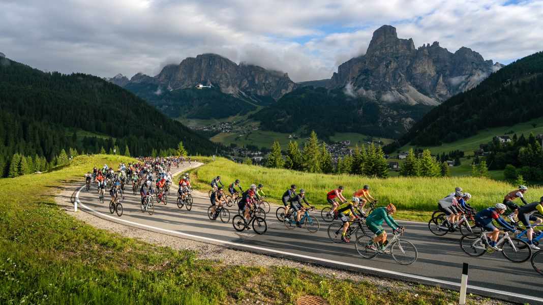 Peter Sagan starts at the Maratona dles Dolomites 2025