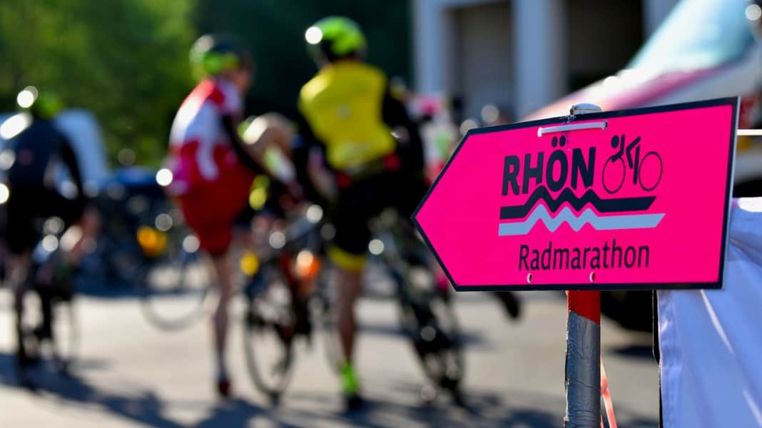 Sabotage lors du Rhön Radmarathon : la police enquête sur le démontage des panneaux de signalisation