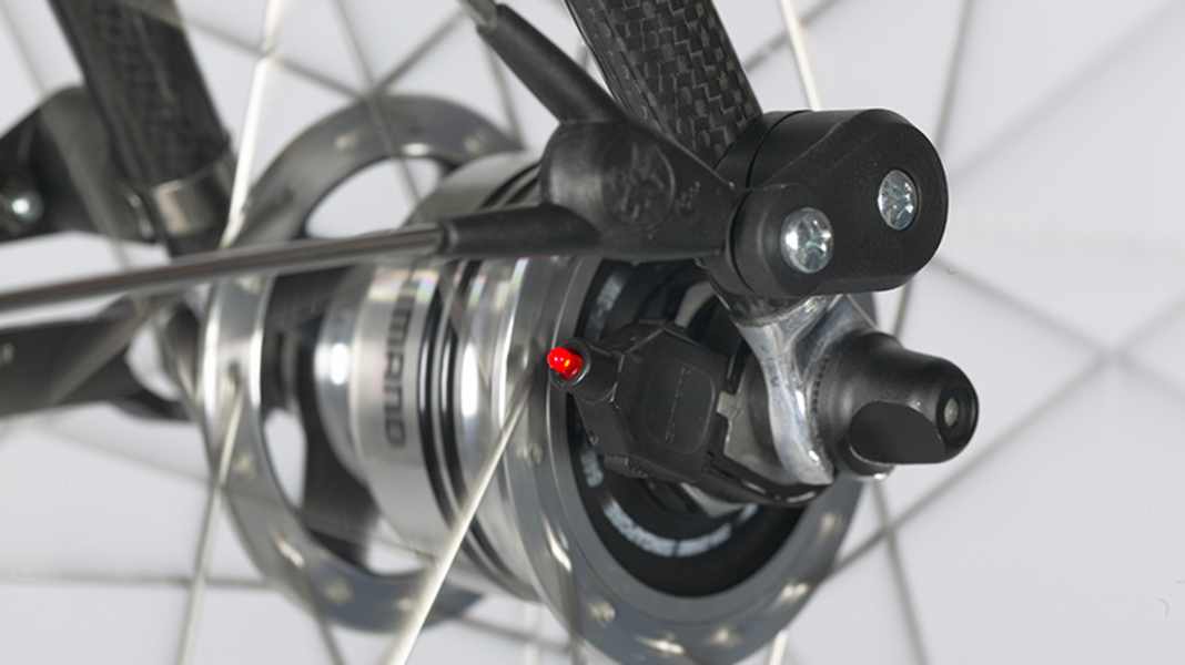 Montage de la dynamo de moyeu Shimano